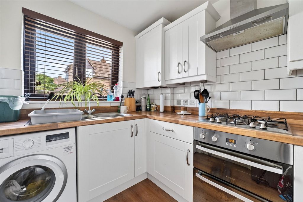 Property photo 3 of 14 Kitchen