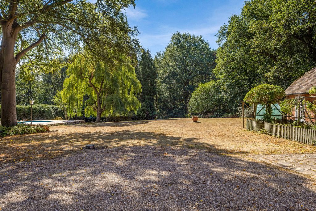 Property photo 2 of 23