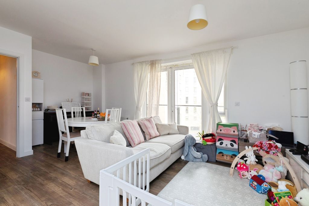 Property photo 2 of 16 Pbox-Img.Jpg