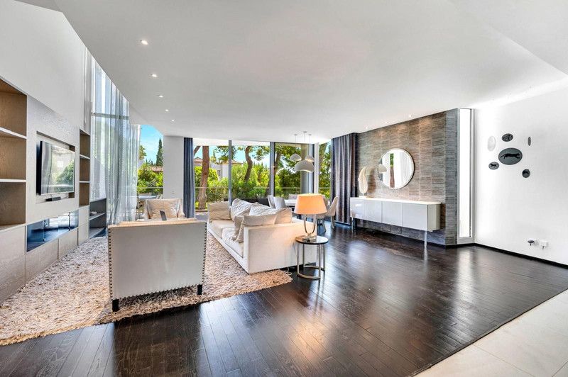 Property photo 2 of 21