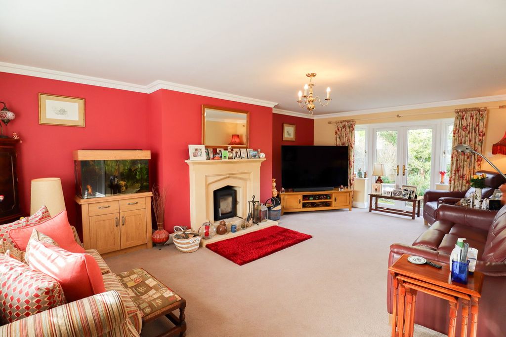 Property photo 3 of 23