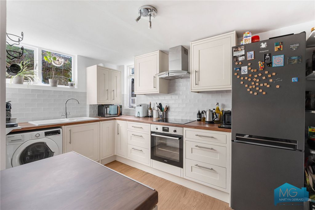 Property photo 2 of 17 Picture No. 09