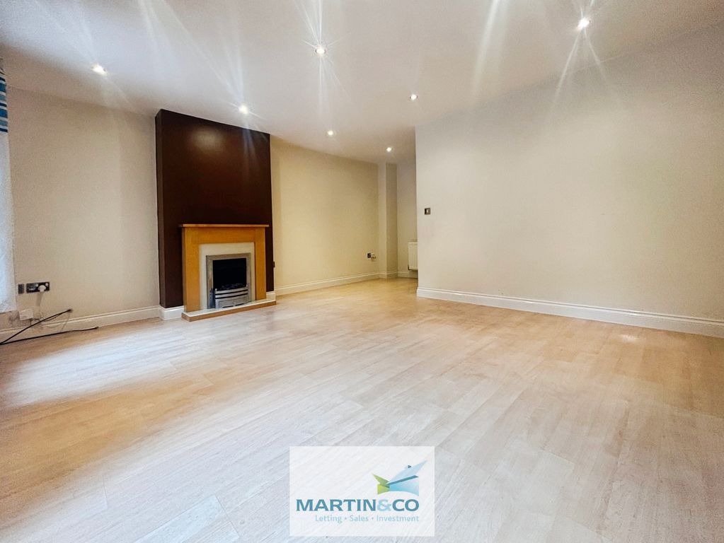 Property photo 2 of 11 423d58Bd--403D-9782-F19B72A9C14D-33148-0000095942A