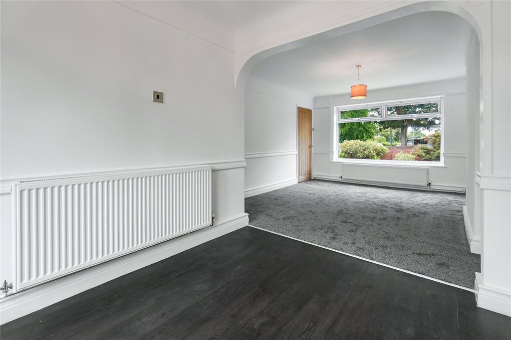 Property photo 3 of 10 Dining Room