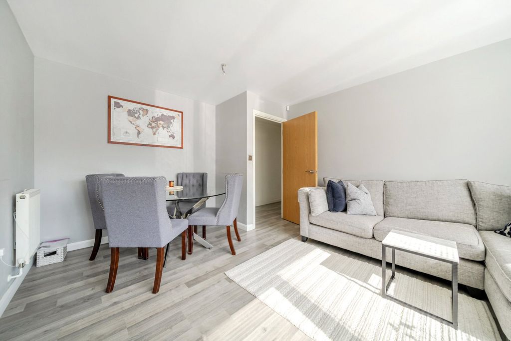 Property photo 3 of 19 Living Room