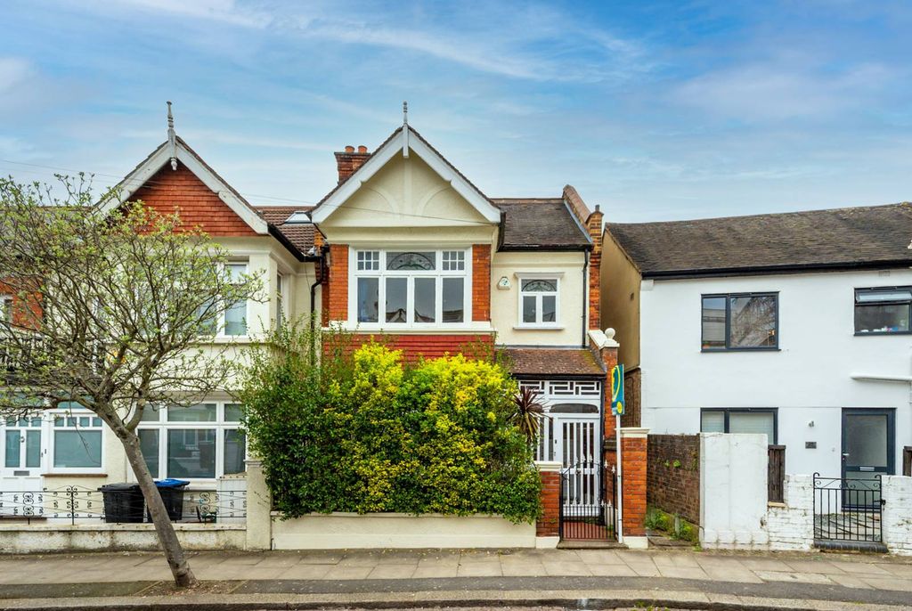 Property photo 2 of 10