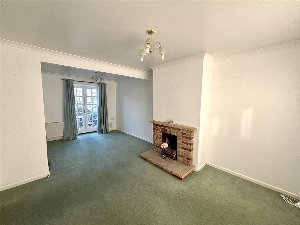 Property photo 3 of 11