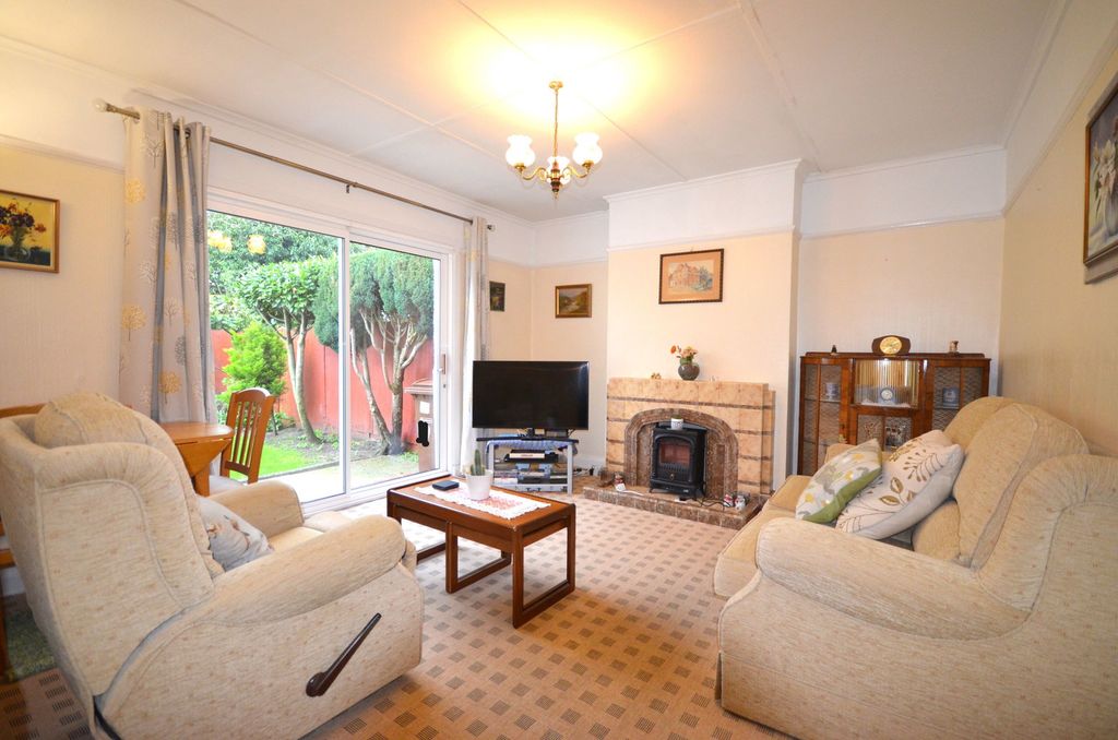 Property photo 2 of 17