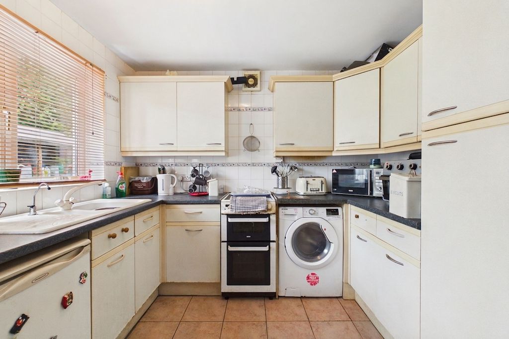 Property photo 2 of 12