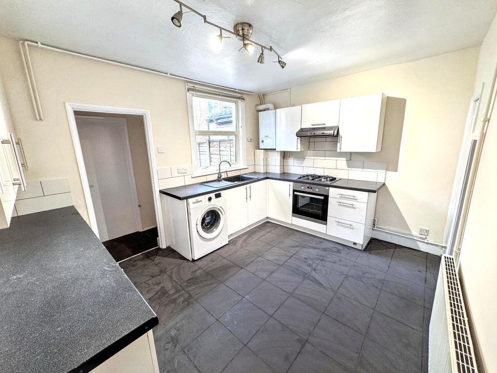 Property photo 3 of 13