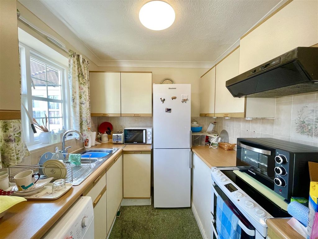 Property photo 3 of 14