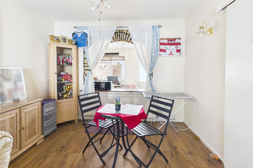 Property photo 3 of 23 Picture No. 12