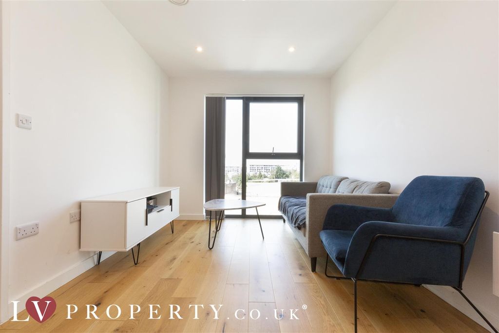 Property photo 2 of 11 N1.Jpg