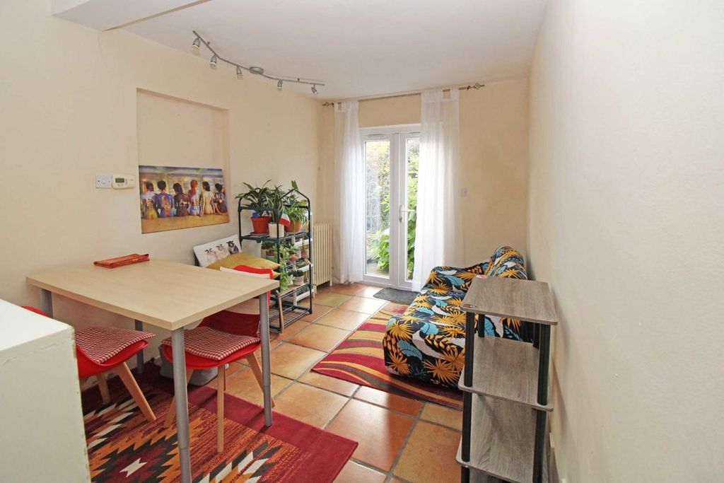 Property photo 3 of 4
