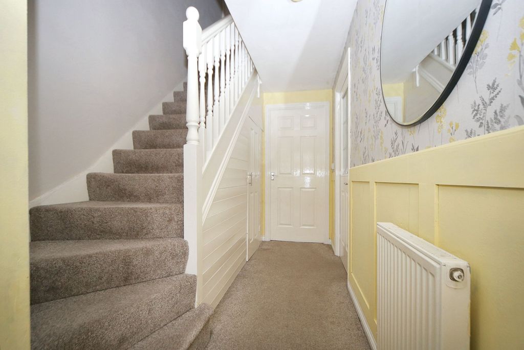 Property photo 2 of 23