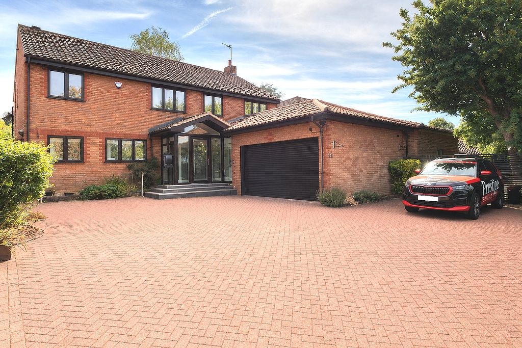 Property photo 2 of 24