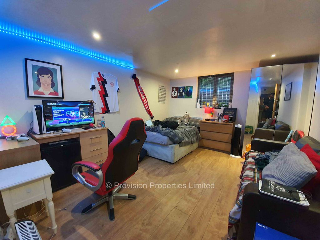 Property photo 3 of 9 Photo