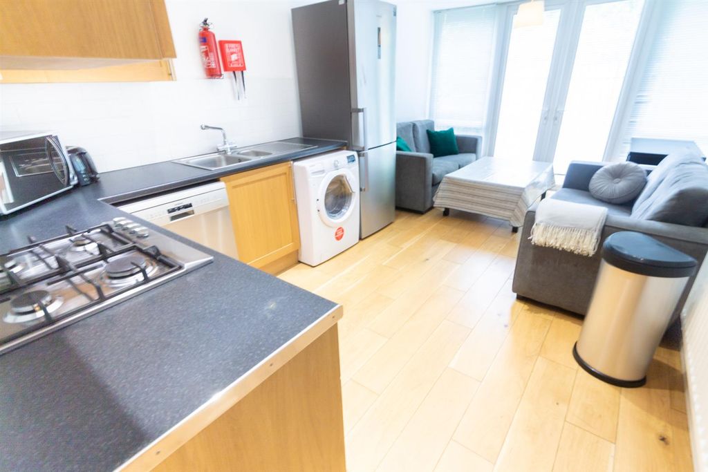 Property photo 3 of 11 Img_9472.Jpg