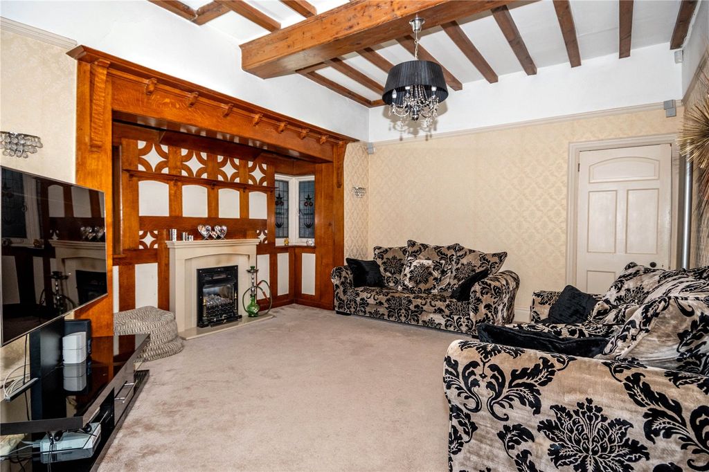 Property photo 2 of 37 Picture No. 17