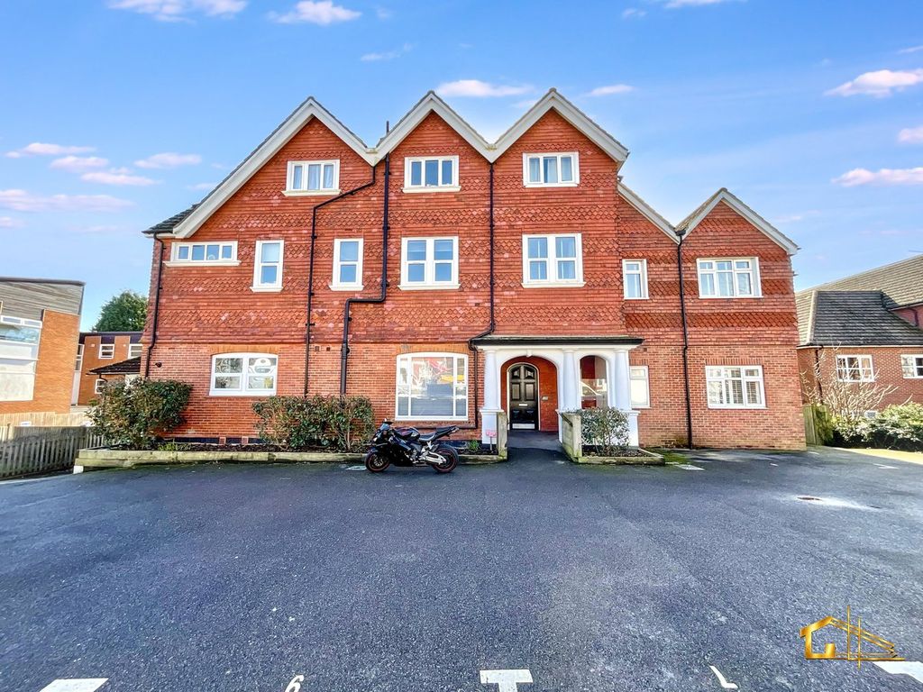 Property photo 1 of 18