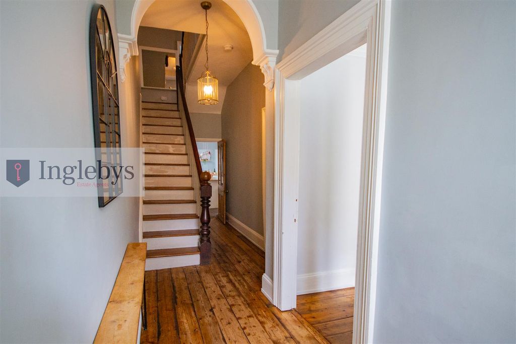 Property photo 3 of 29