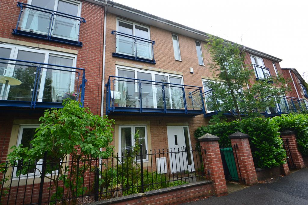 Property photo 1 of 22 3 Bedroom Town House For Rent