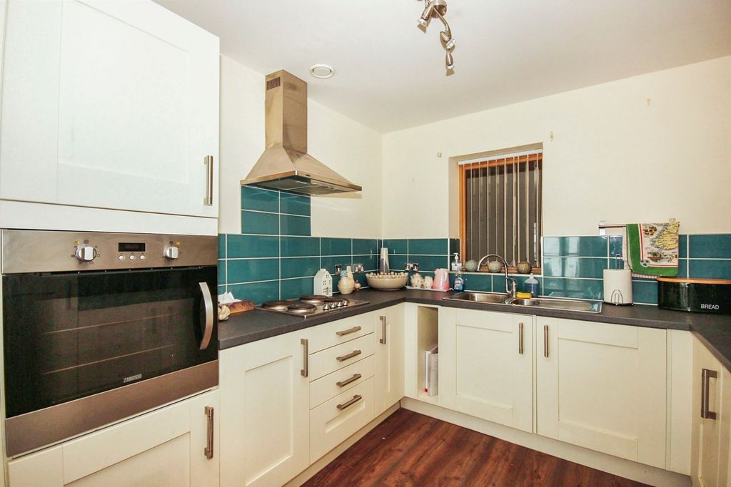 Property photo 2 of 7