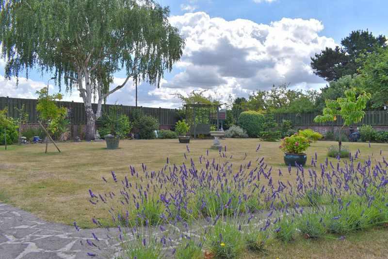 Property photo 2 of 24 Garden