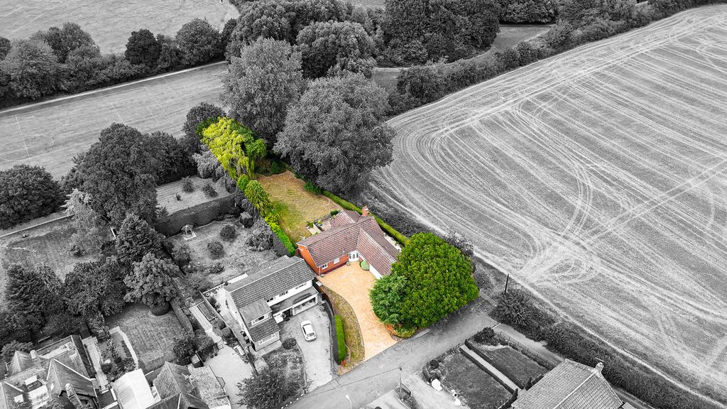 Property photo 2 of 39