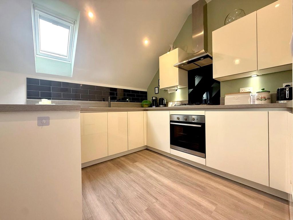 Property photo 3 of 25 Picture No. 21