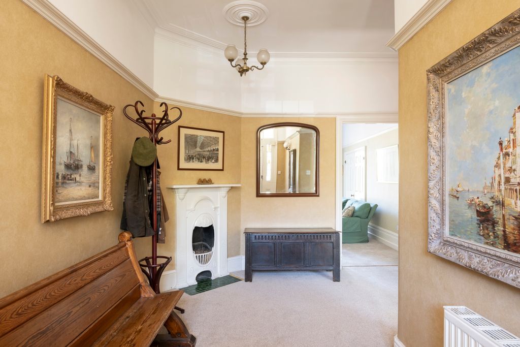 Property photo 2 of 31 Pr-9 St. Austell Road-33_Lo