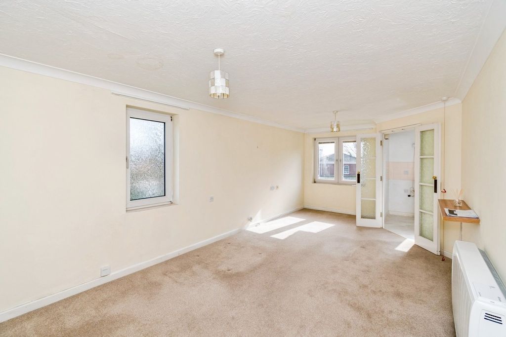 Property photo 2 of 14