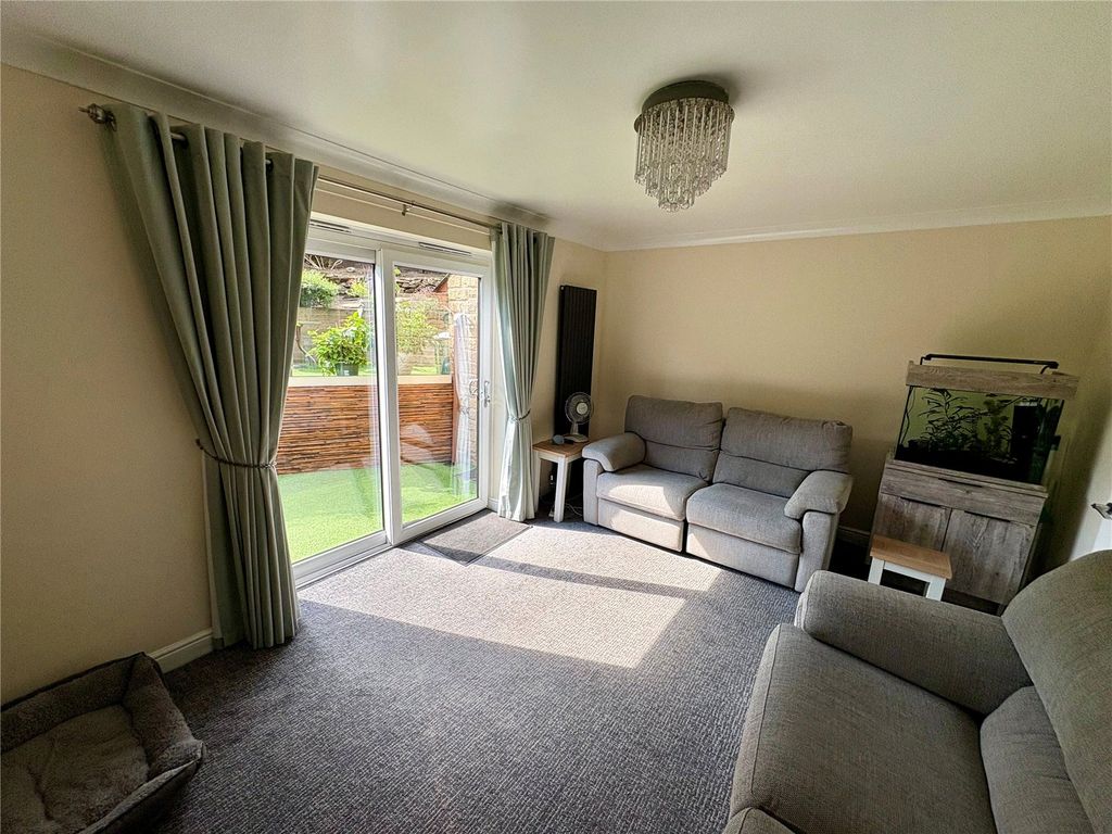 Property photo 2 of 18 Picture No. 21