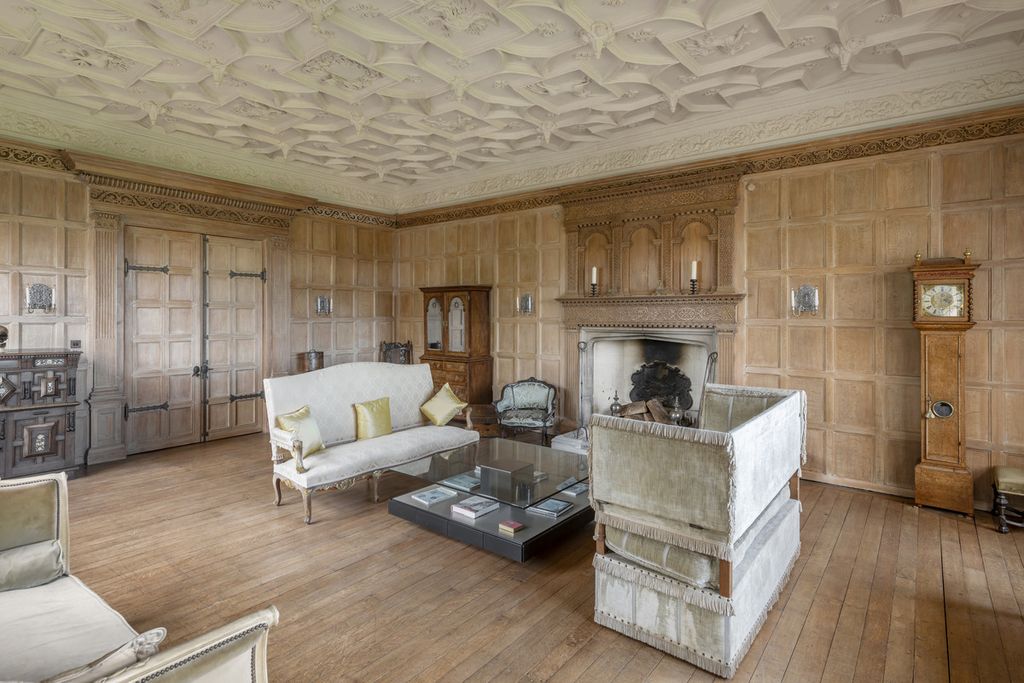 Property photo 3 of 42