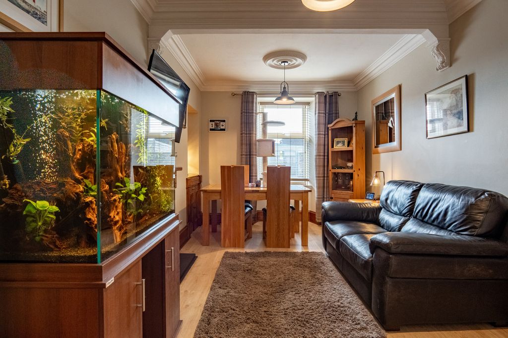 Property photo 2 of 35