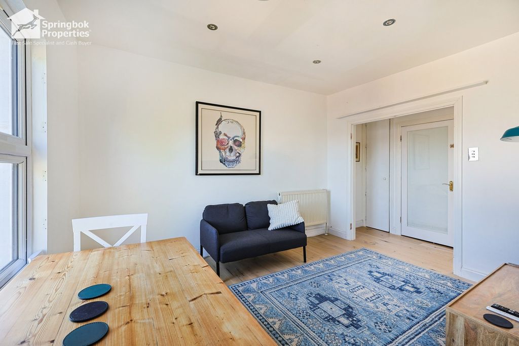 Property photo 3 of 8 Image 2