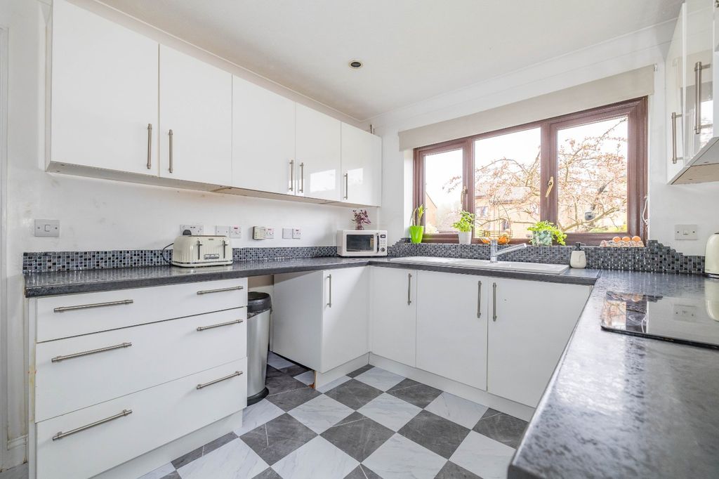 Property photo 2 of 15 Picture No. 29