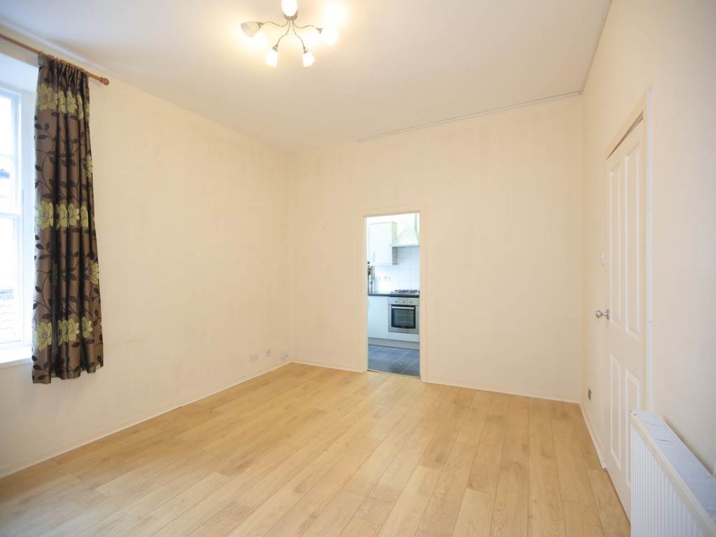 Property photo 3 of 11 1V7A8658