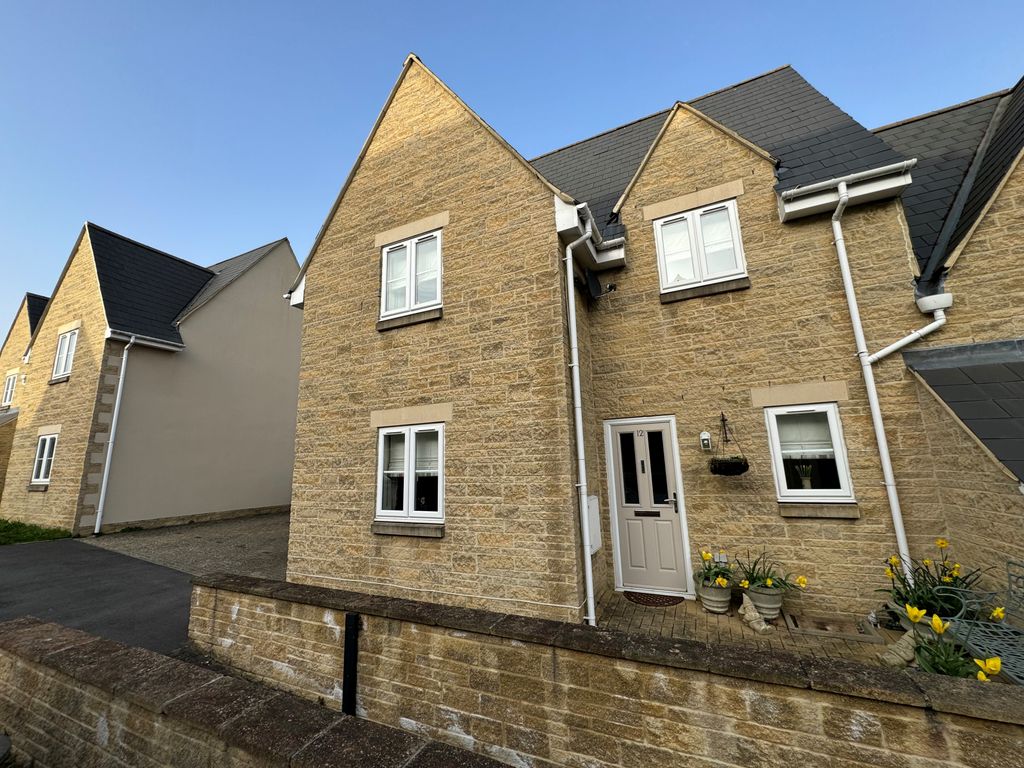 Property photo 1 of 18 12Oldcourtnew