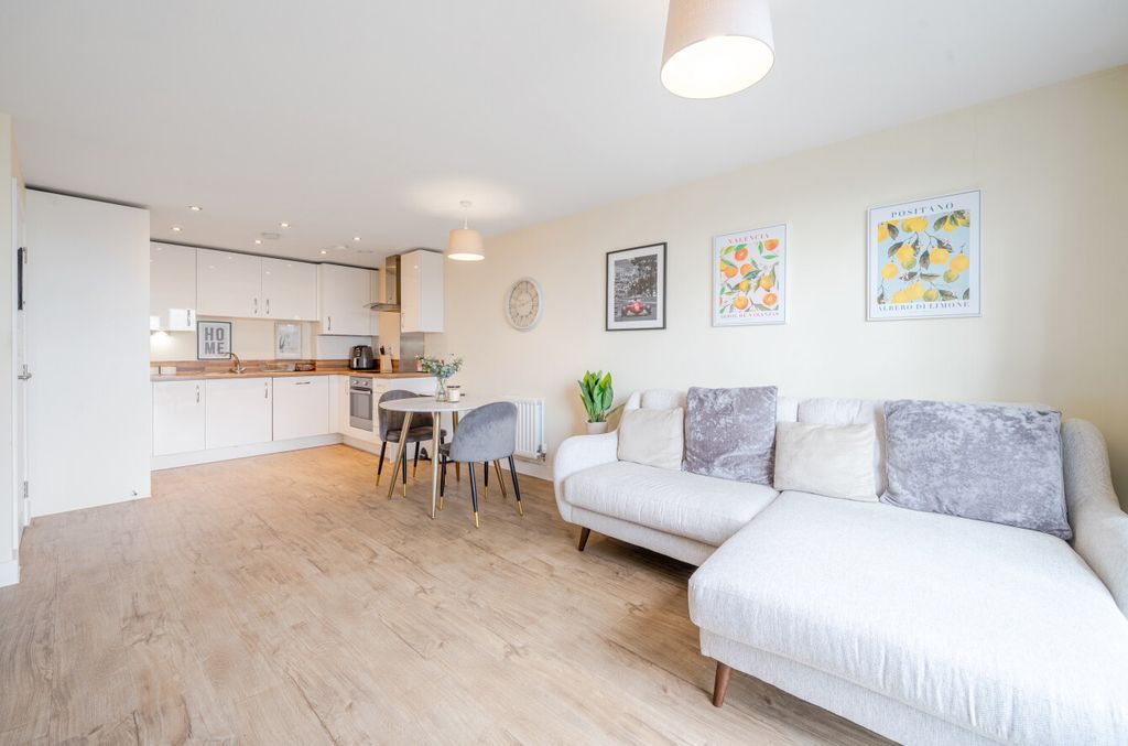 Property photo 1 of 10 1329111-9-6880B43...