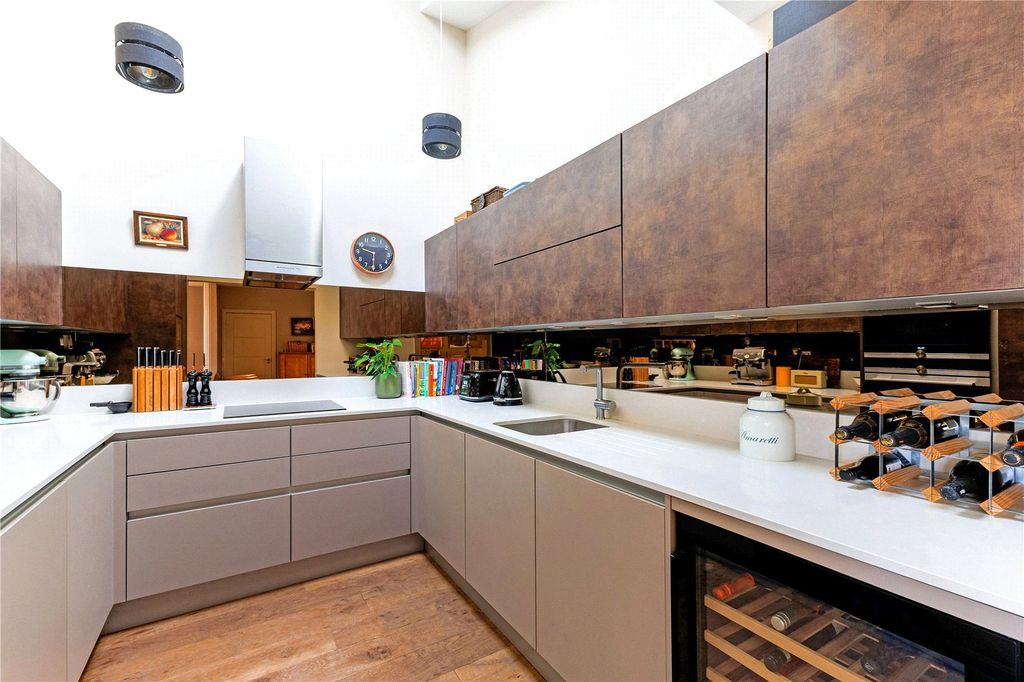 Property photo 2 of 30 Kitchen