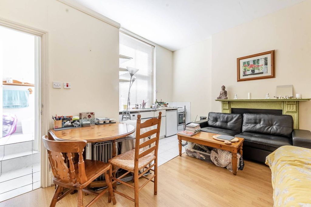 Property photo 2 of 3