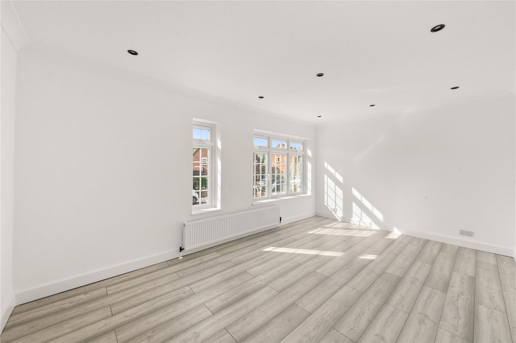 Property photo 3 of 11 Picture No. 11