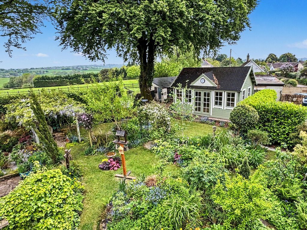 Property photo 3 of 35