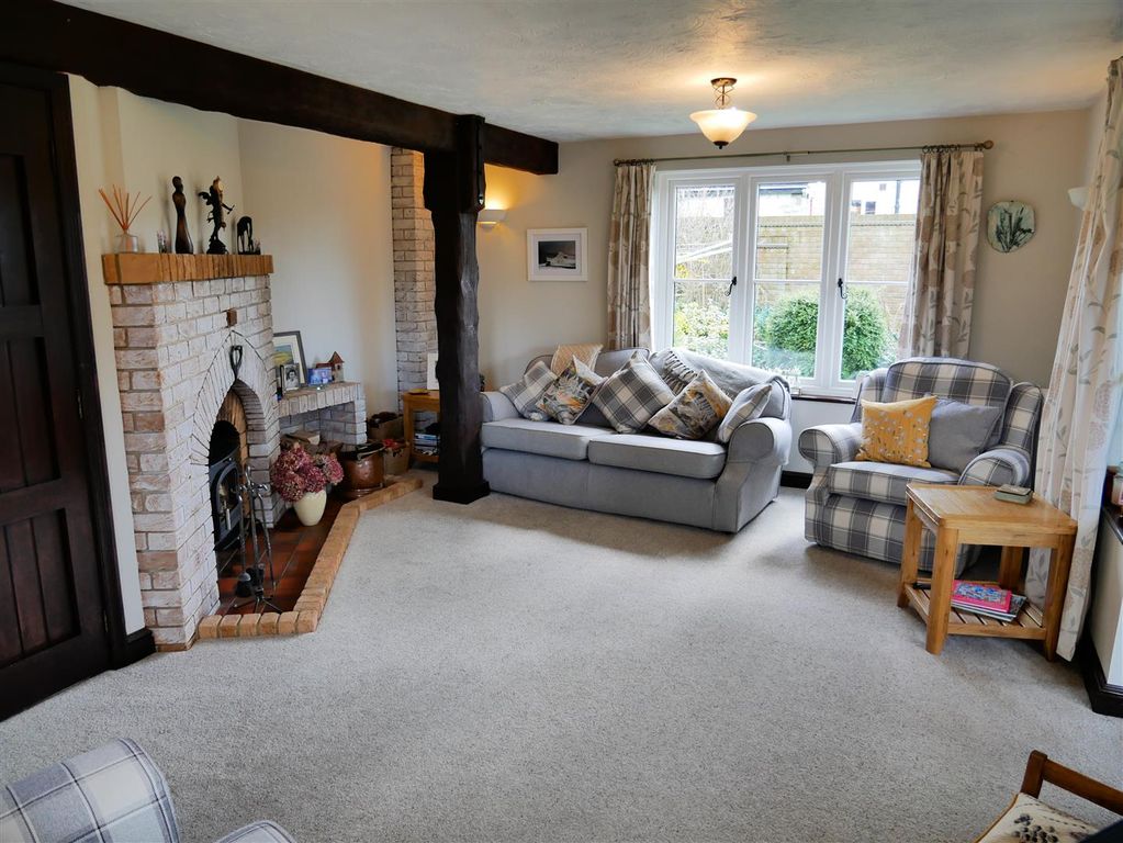 Property photo 3 of 38 Living Room