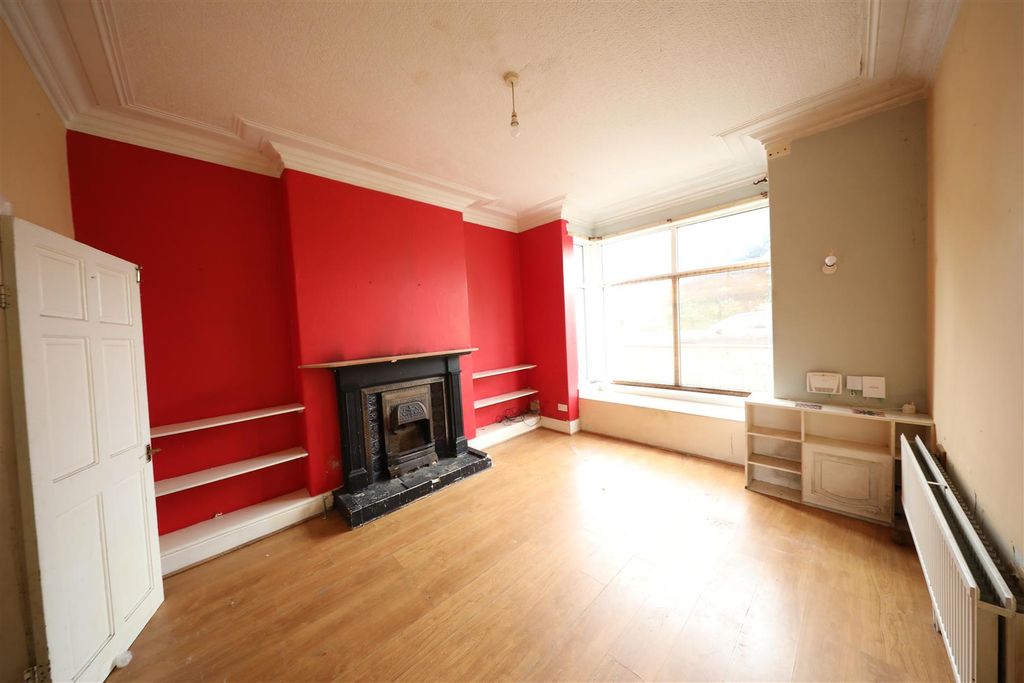Property photo 2 of 20 Living Room