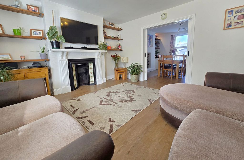 Property photo 3 of 22