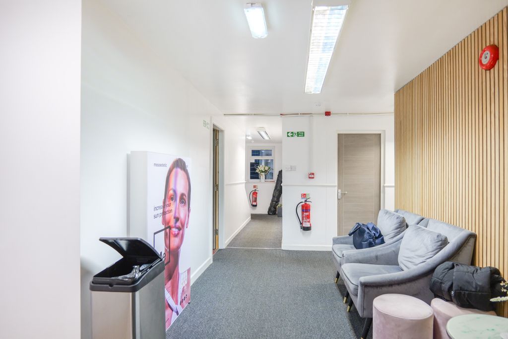 Property photo 3 of 28