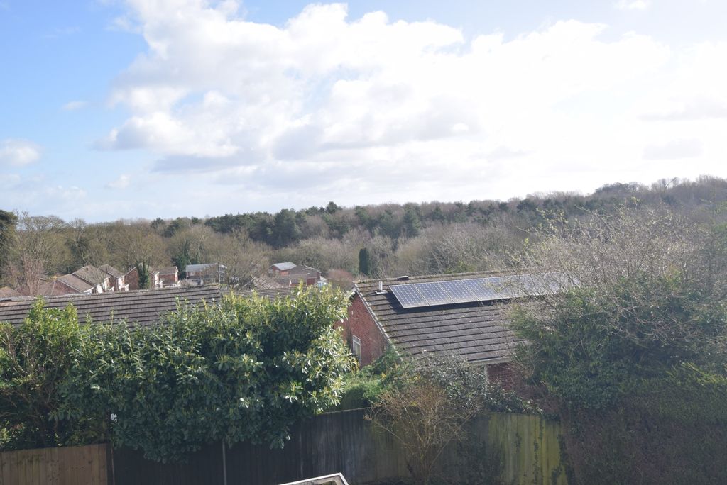 Property photo 2 of 18 View 4