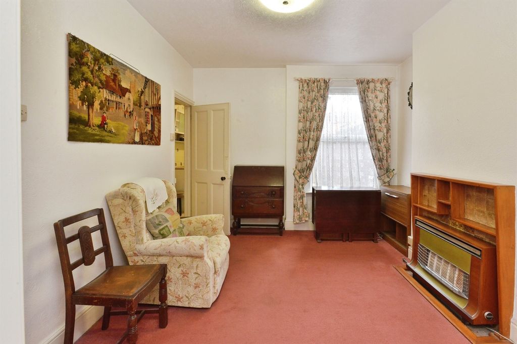 Property photo 3 of 17